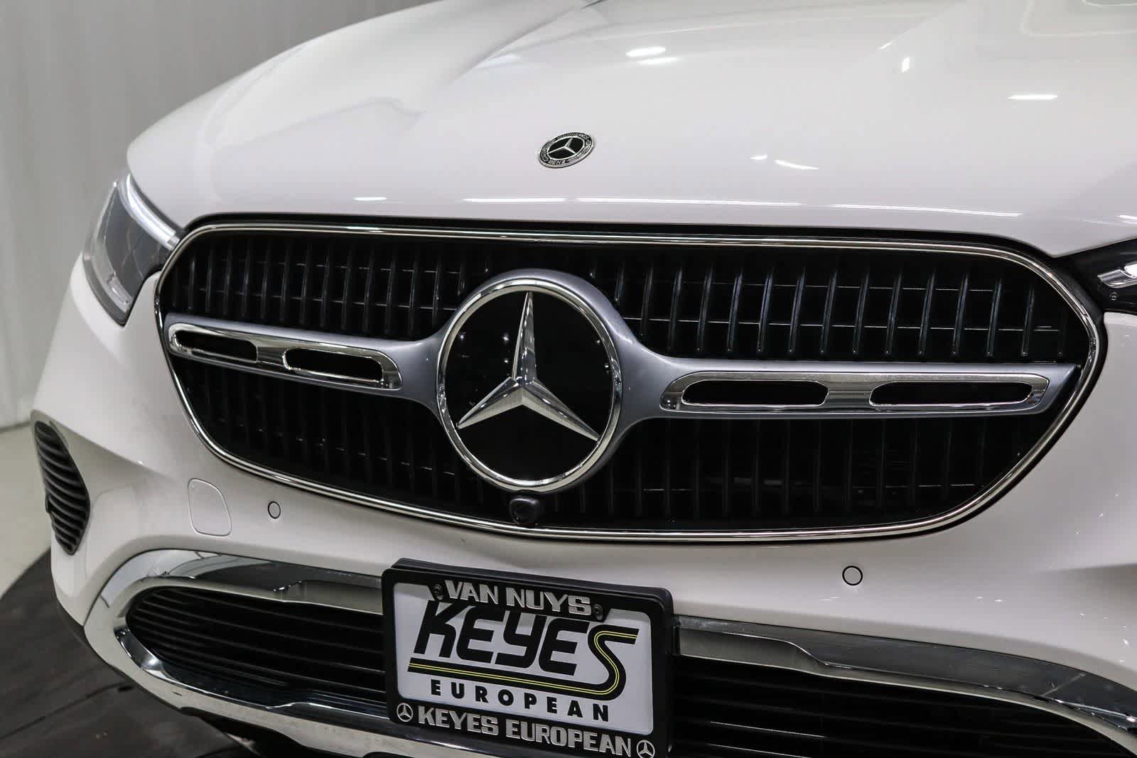 Used 2025 Mercedes-Benz GLC 350e 4MATIC image 8