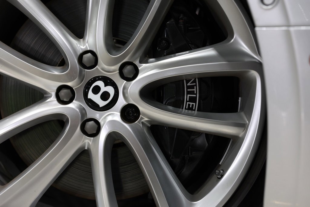 Used 2021 Bentley Continental GT image 9