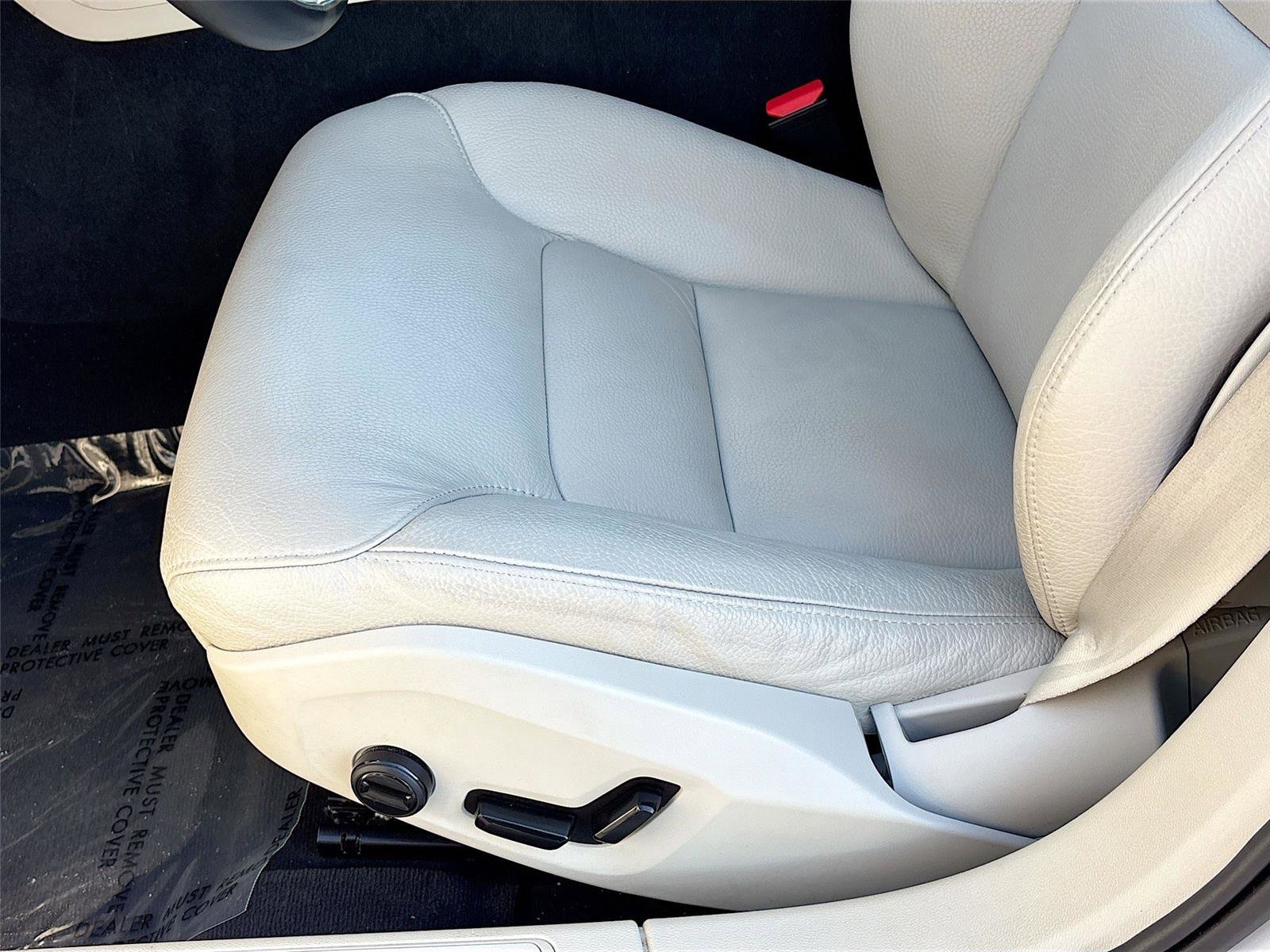 Used 2025 Volvo V60 B5 Cross Country Plus image 19