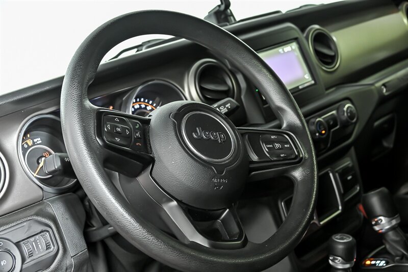 Used 2018 Jeep Wrangler Unlimited Sport AWD/4WD image 18