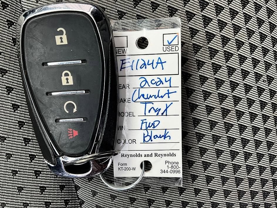 Used 2024 Chevrolet Trax LT w/ Sunroof Package image 34