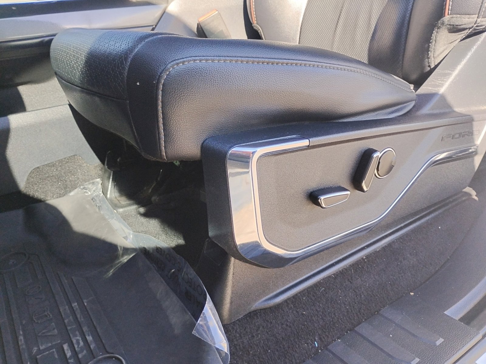 Used 2022 Ford F150 Lariat w/ Equipment Group 502A High image 15