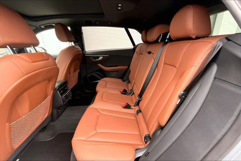 Used 2025 Audi Q8 Premium Plus w/ Premium Plus Package image 17