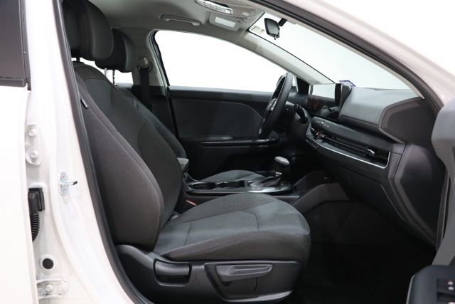Used 2025 Kia K4 LXS image 37