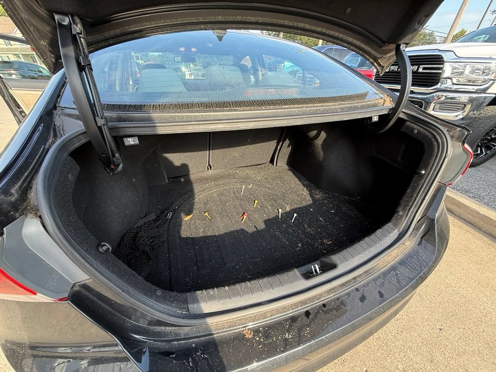 Used 2018 Hyundai Elantra SEL w/ Winter Weather Package FWD image 25