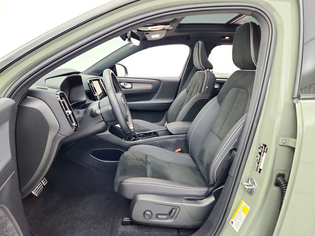 Certified 2022 Volvo XC40 P8 Recharge Plus image 19