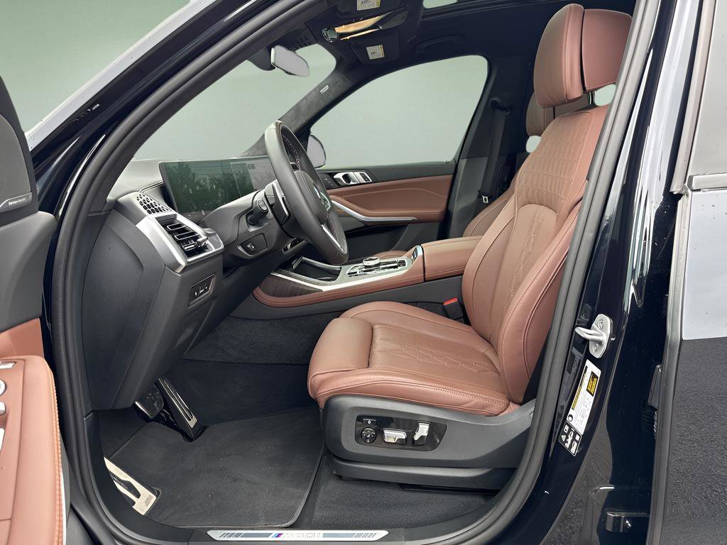 Used 2025 BMW X7 M60i image 18