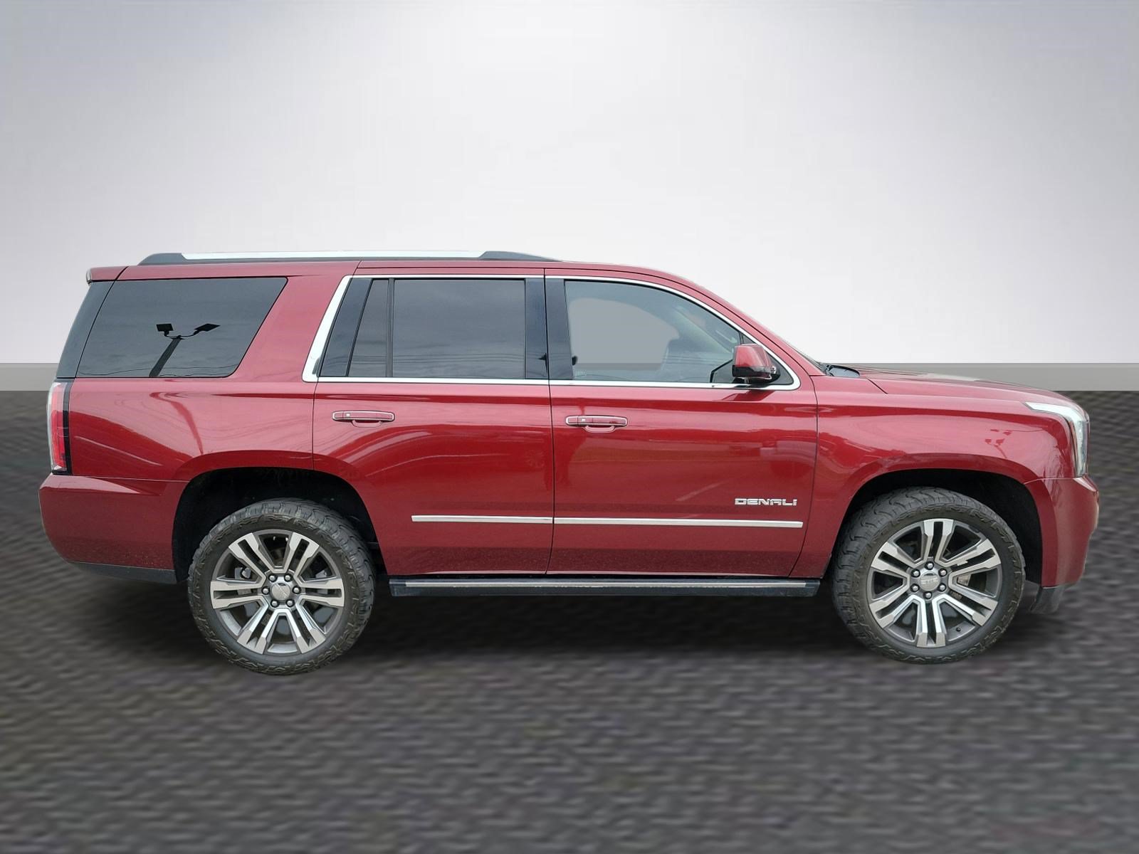 Used 2019 GMC Yukon Denali w/ Denali Ultimate Package AWD/4WD image 4
