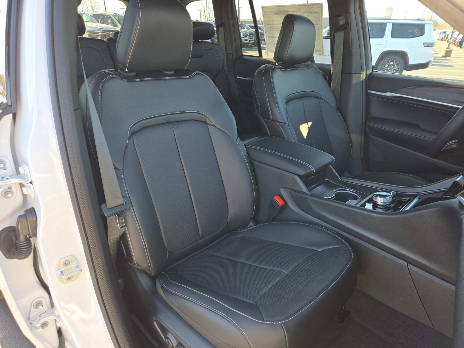 New 2026 Jeep Grand Cherokee Limited Reserve image 16