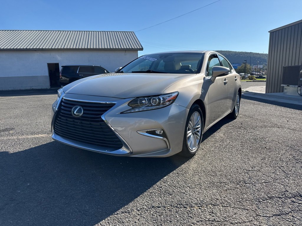 Used 2016 Lexus ES 350 w/ Premium Package w/Wood Trim image 2