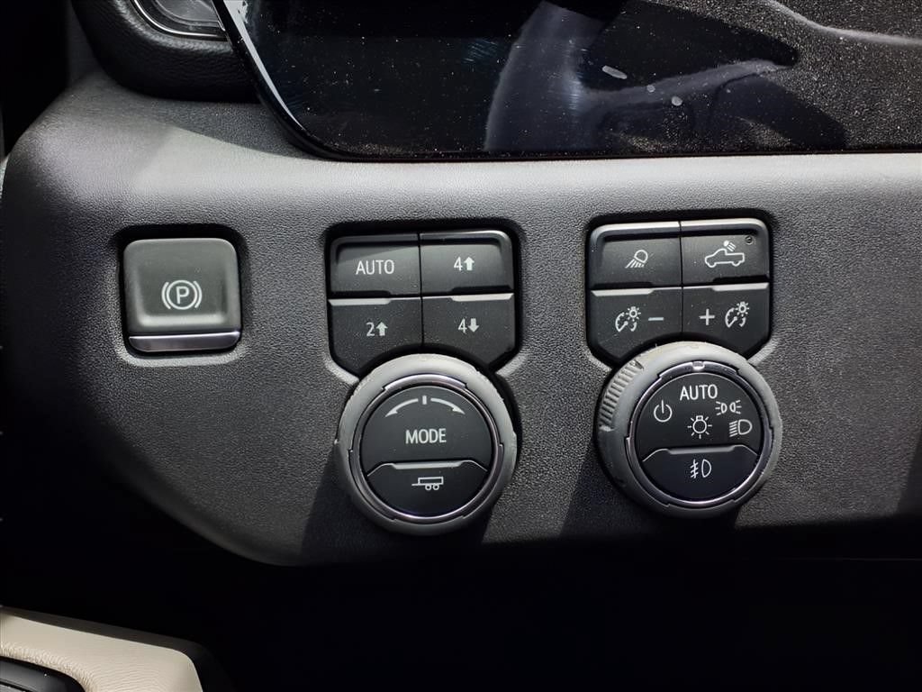 Used 2025 Chevrolet Silverado 2500 ZR2 AWD/4WD image 28