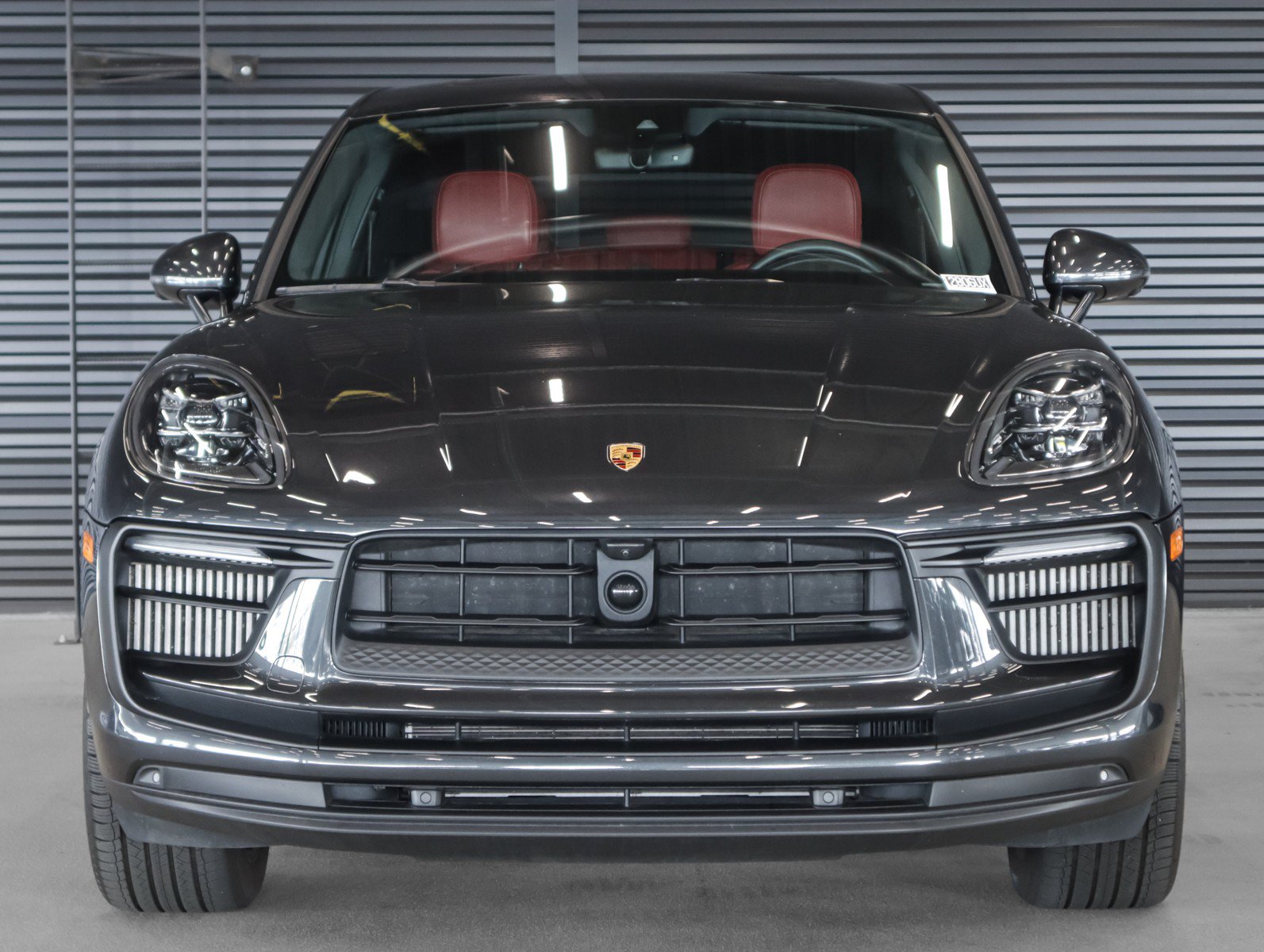 Certified 2024 Porsche Macan S AWD/4WD image 8