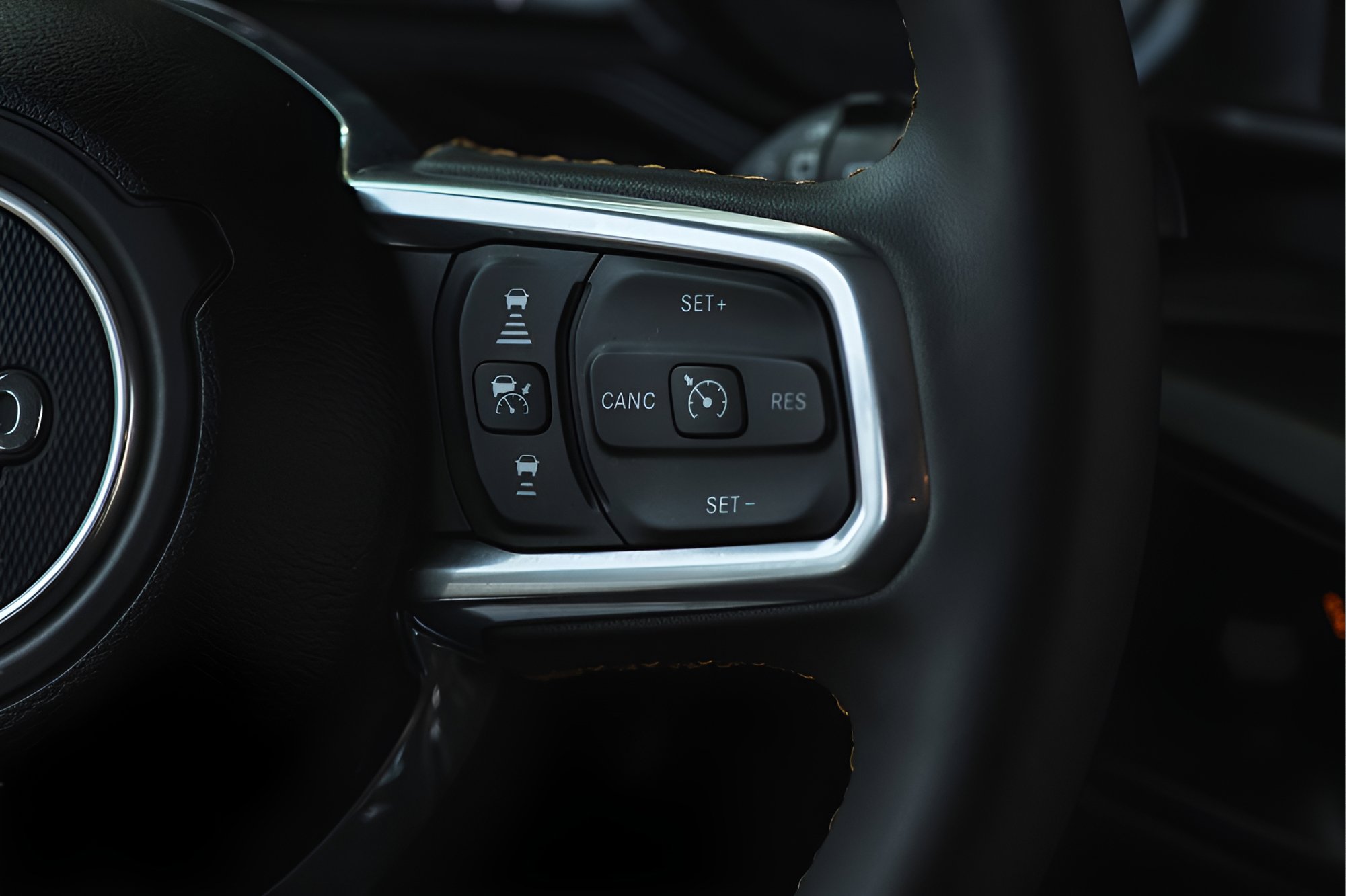 Used 2024 Jeep Wrangler Sahara AWD/4WD image 35