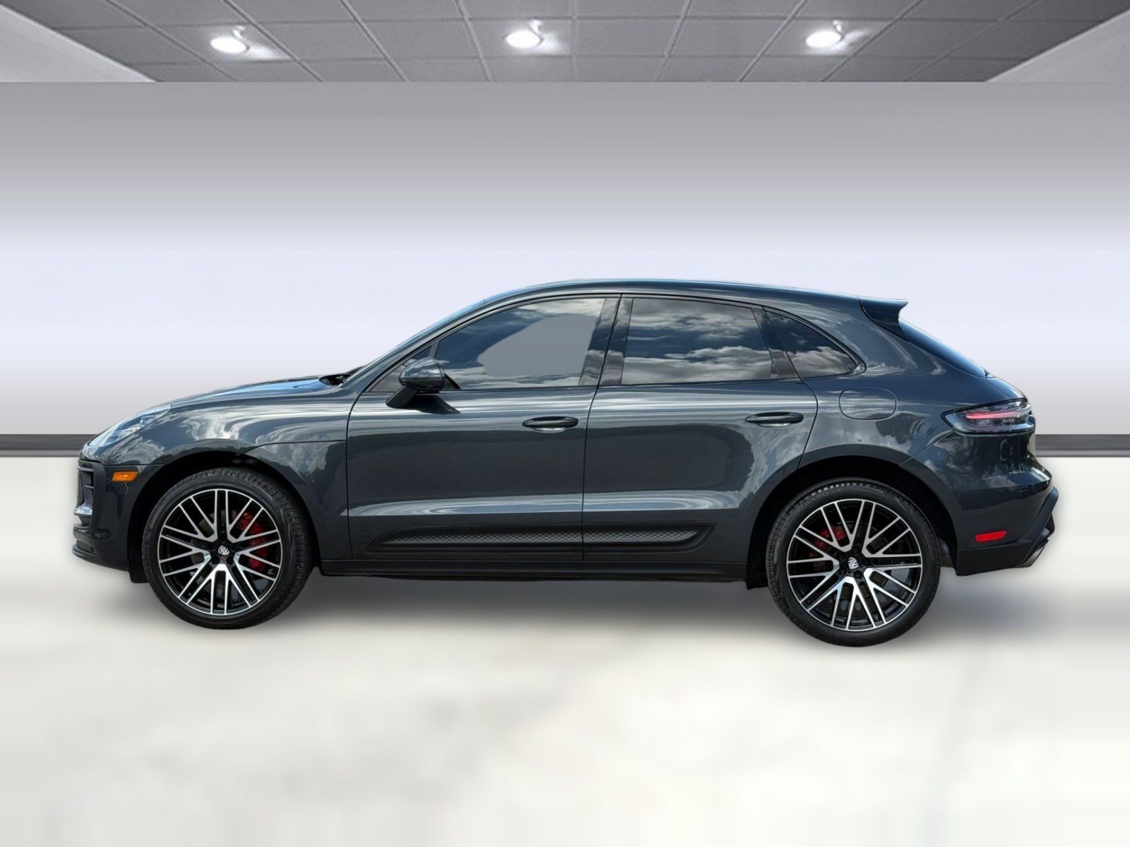 Used 2024 Porsche Macan S AWD/4WD image 2