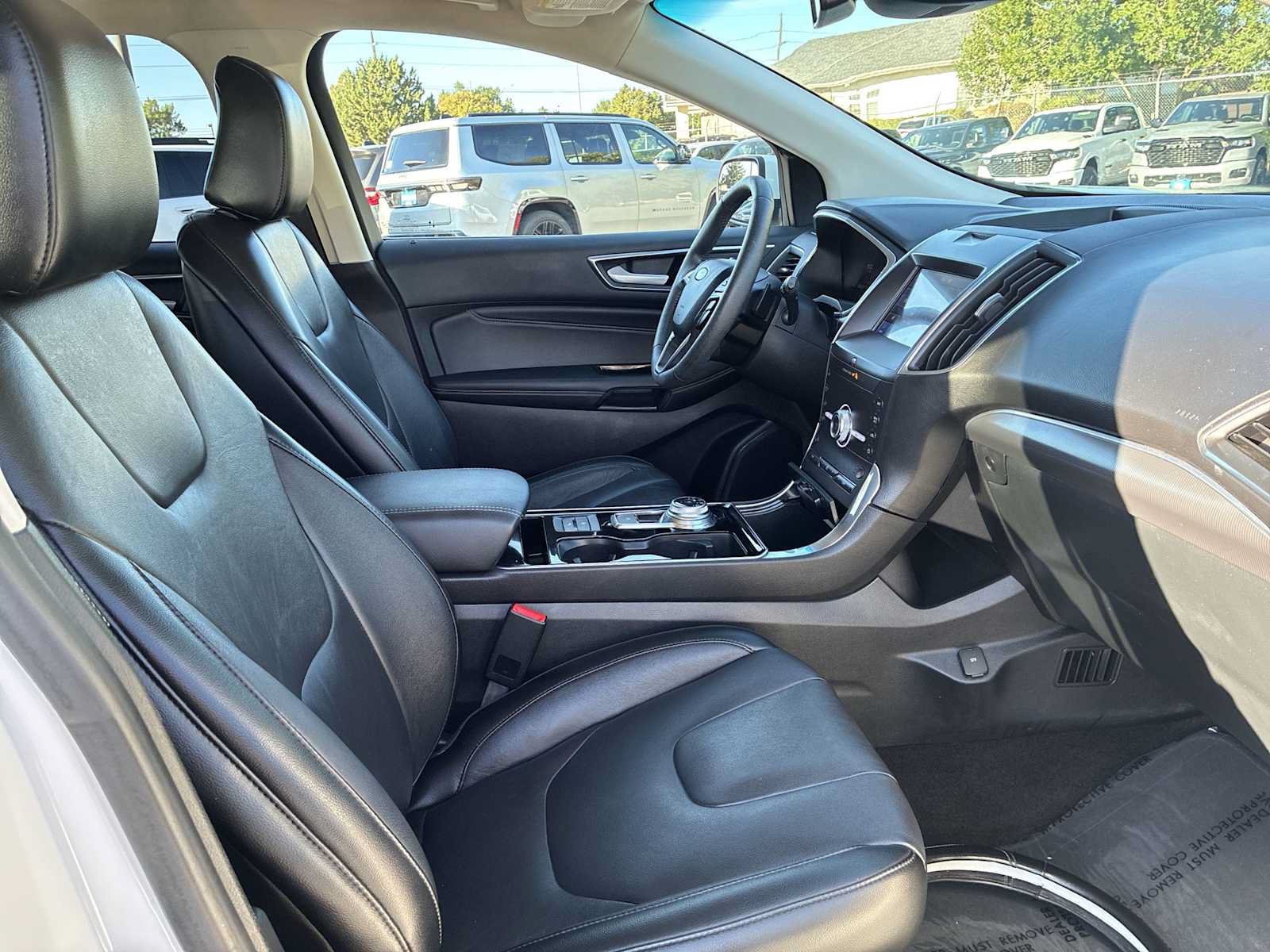 Used 2020 Ford Edge Titanium w/ Class II Trailer Tow Package AWD/4WD image 26