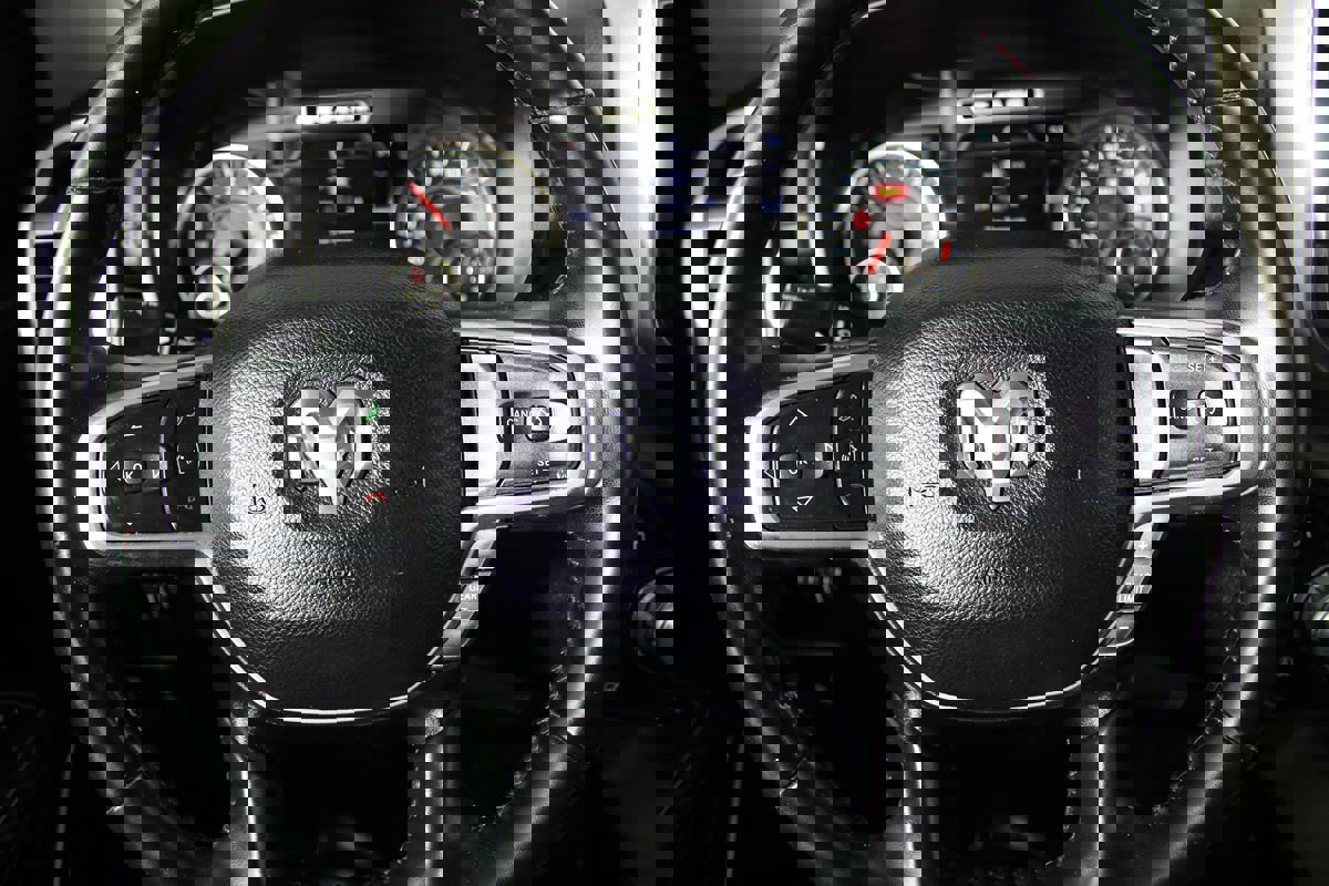 Used 2022 RAM 1500 Laramie image 5