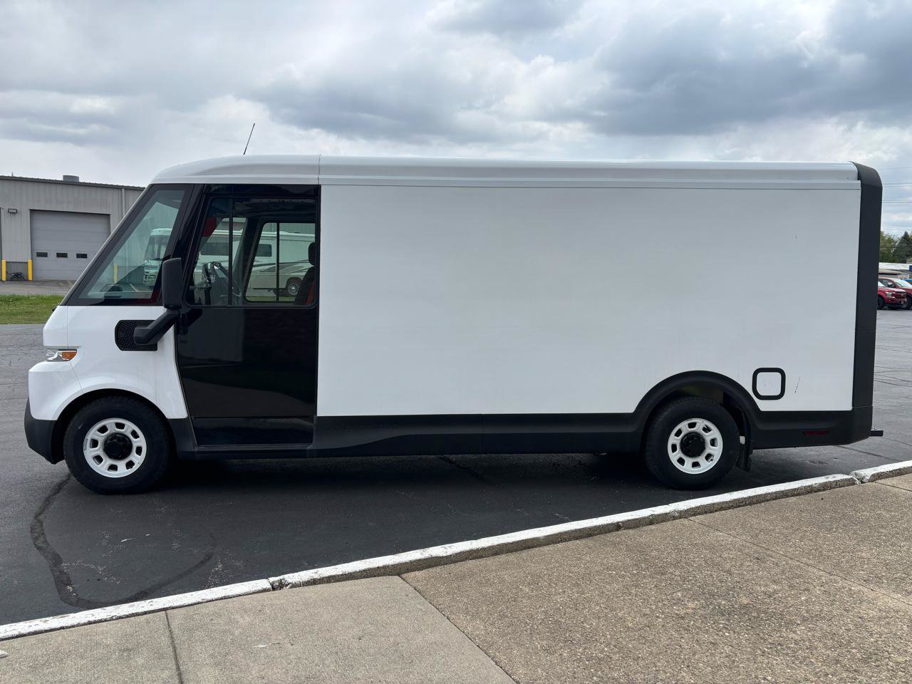 Used 2024 Chevrolet Brightdrop 600 w/ Commercial Equipment Package AWD/4WD image 6