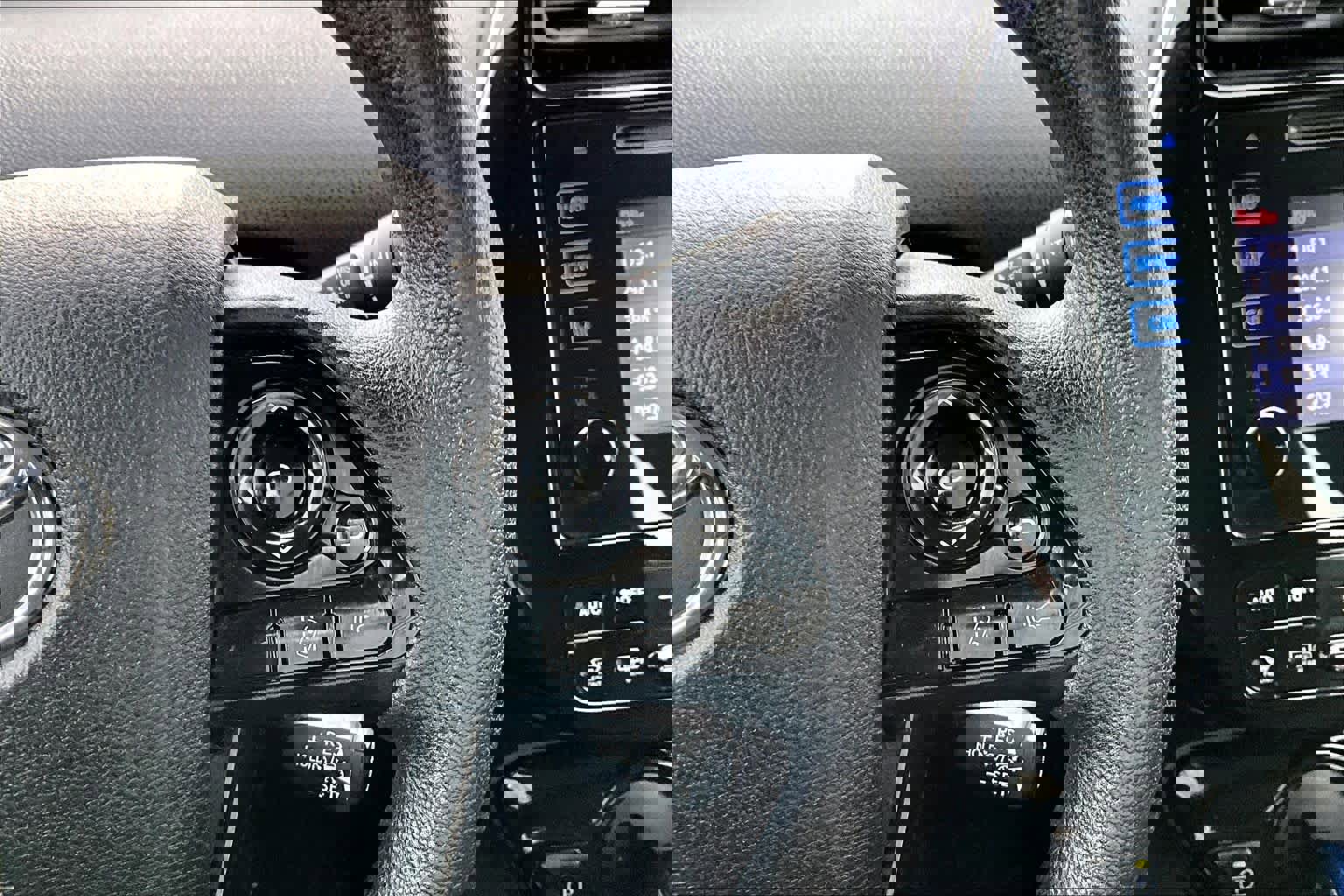 Used 2019 Toyota Prius LE image 24