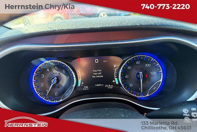 Used 2018 Chrysler Pacifica Limited w/ Tire & Wheel Group image 18