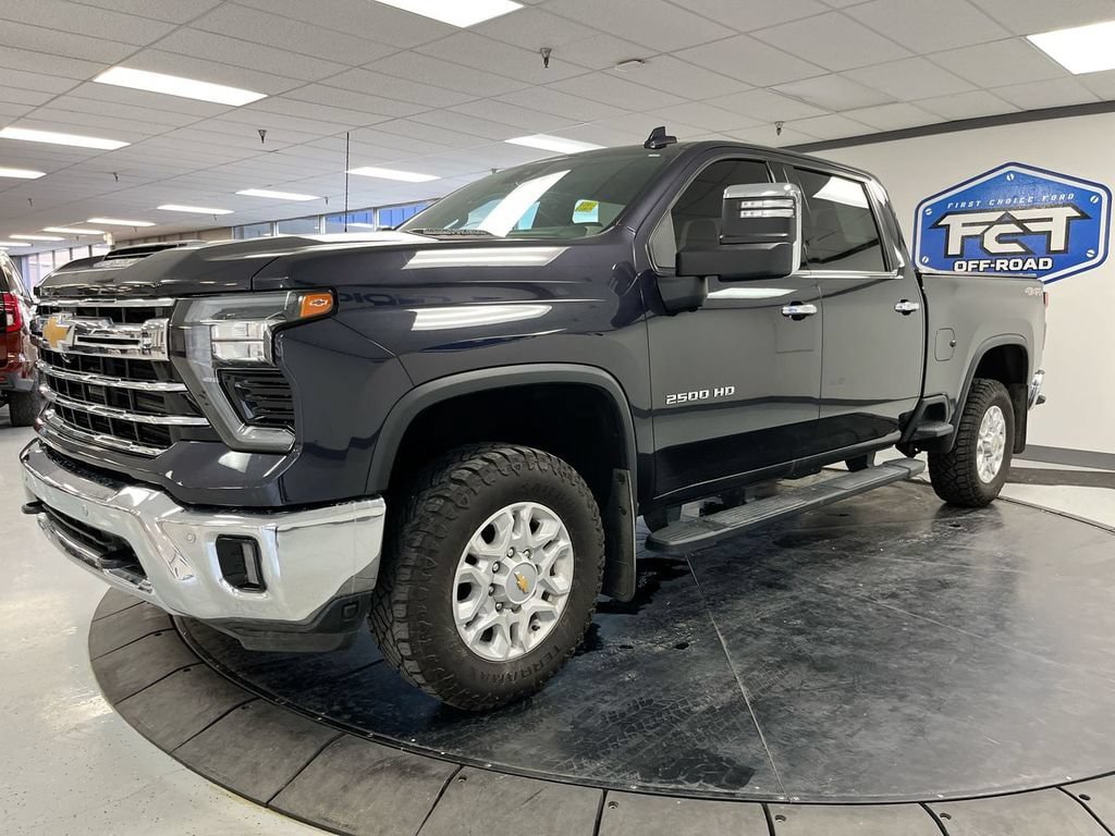 Used 2024 Chevrolet Silverado 2500 LTZ w/ LTZ Premium Package AWD/4WD image 4