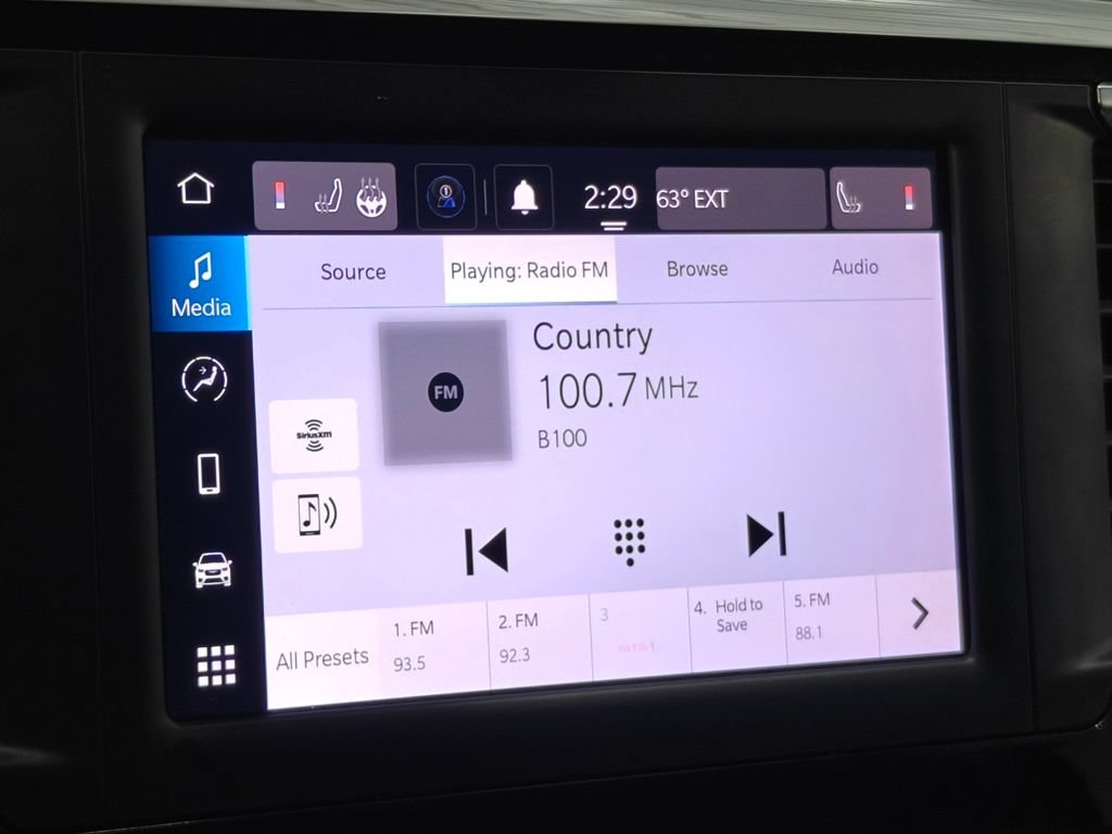 Used 2023 Chrysler Voyager LX FWD image 34