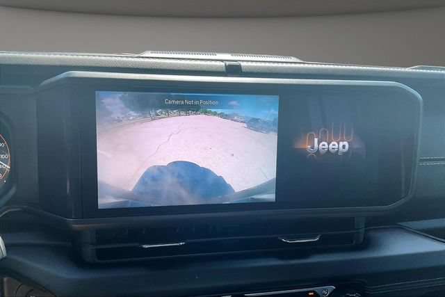 Used 2024 Jeep Wrangler Unlimited Sahara AWD/4WD image 18