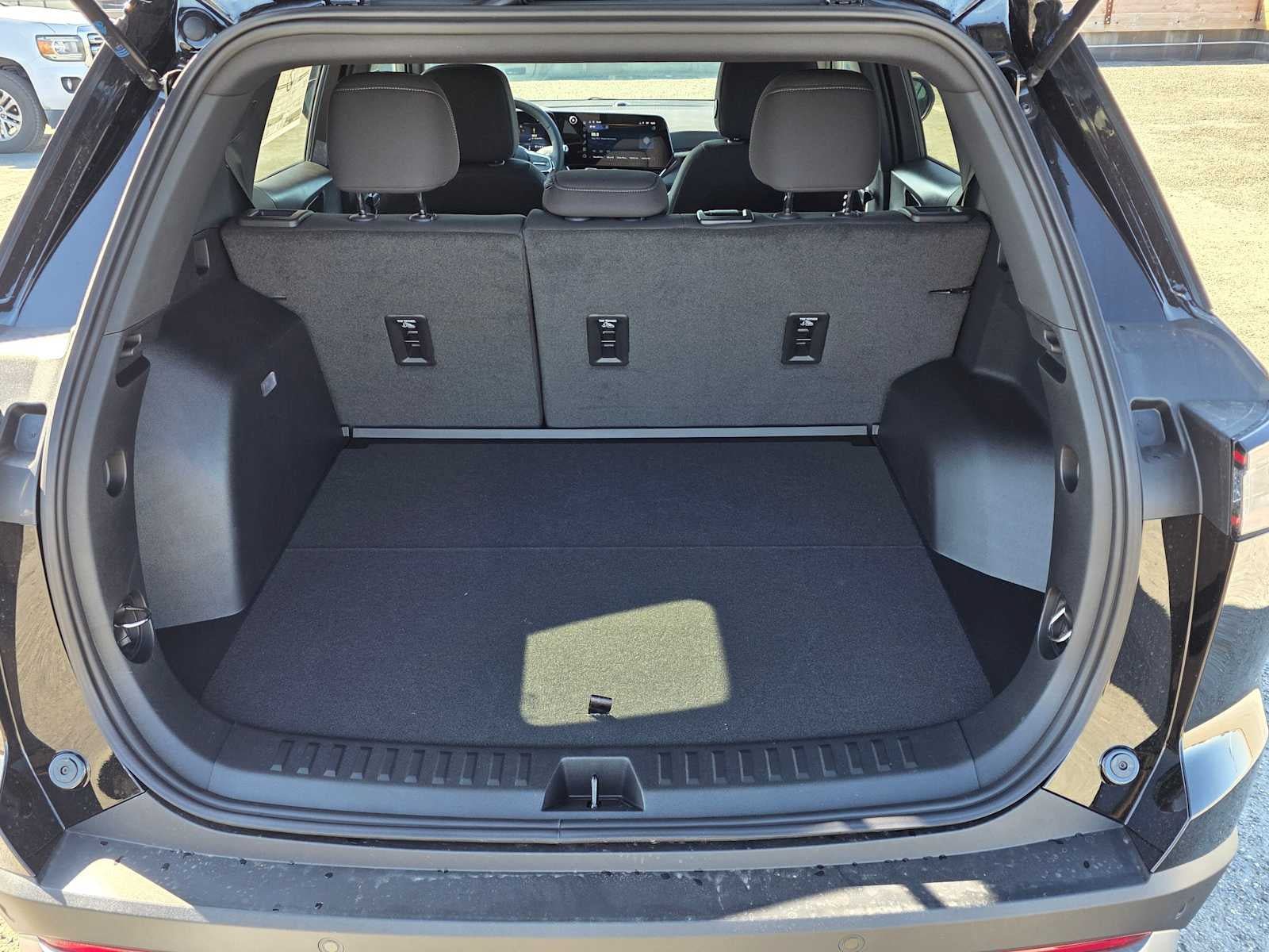 New 2026 Chevrolet Equinox LT w/ Safety and Technology Package AWD/4WD image 12