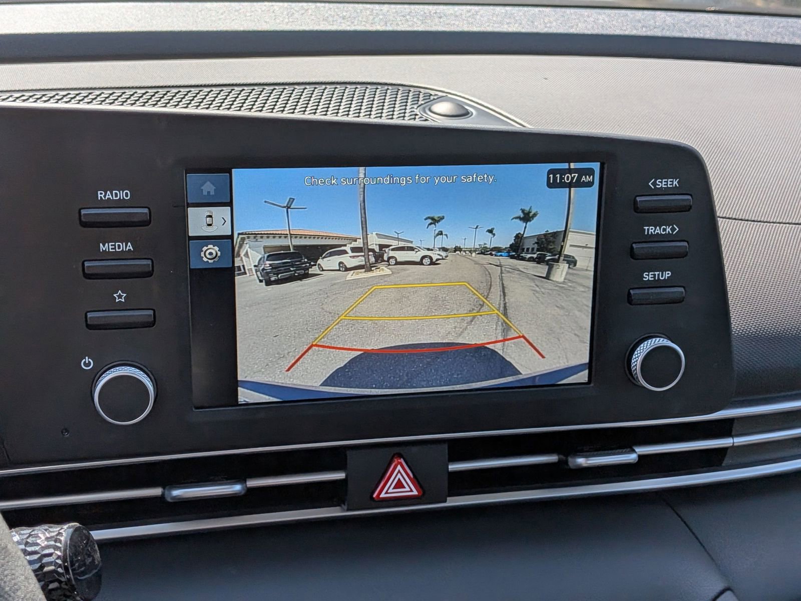 Used 2025 Hyundai Elantra SE image 19