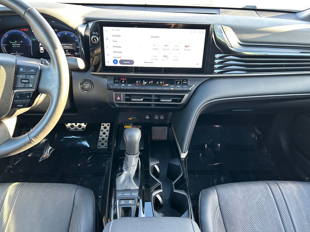 Used 2025 Toyota Camry XSE FWD image 13