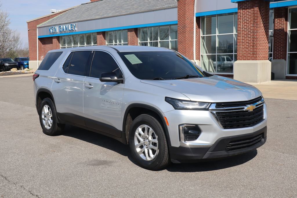 Used 2022 Chevrolet Traverse LS AWD/4WD image 2