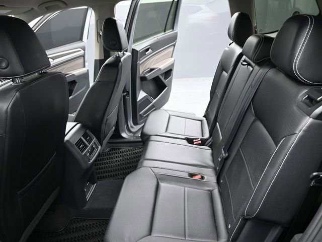Used 2022 Volkswagen Atlas SE w/ Black Wheel Package image 16