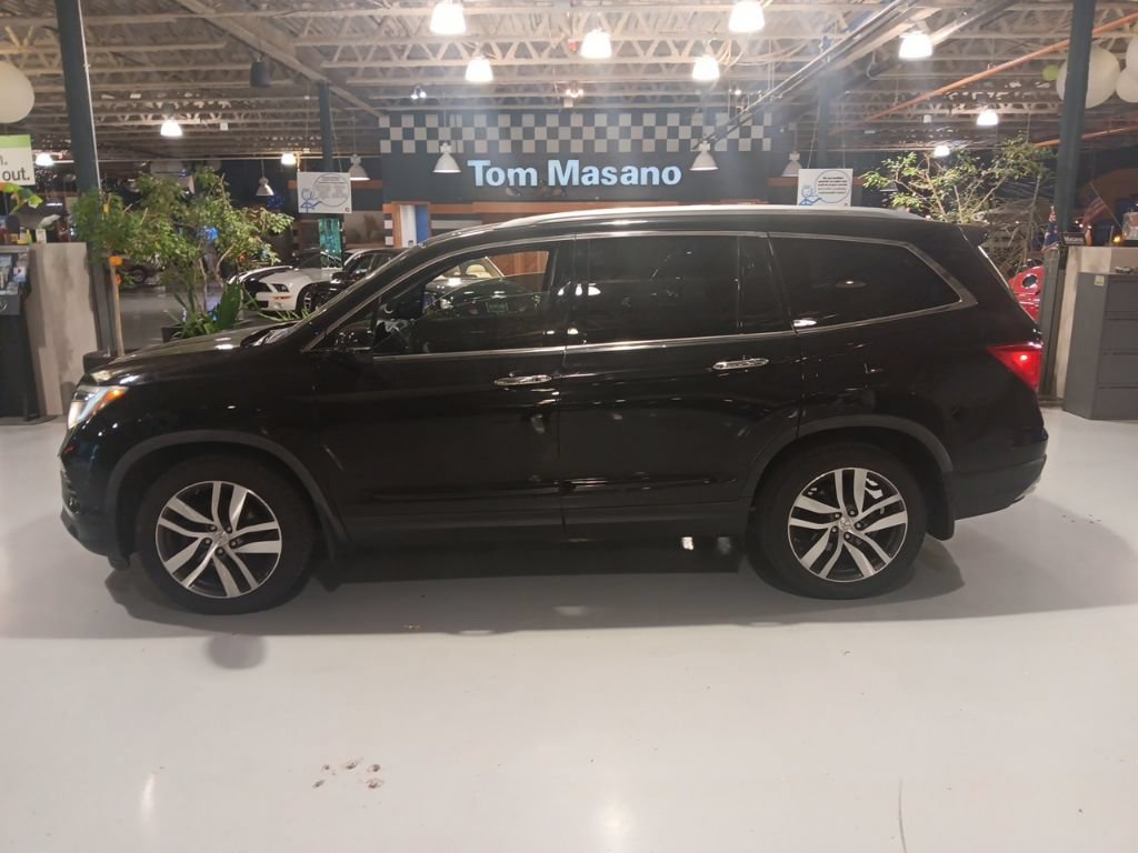 Used 2018 Honda Pilot Touring image 9