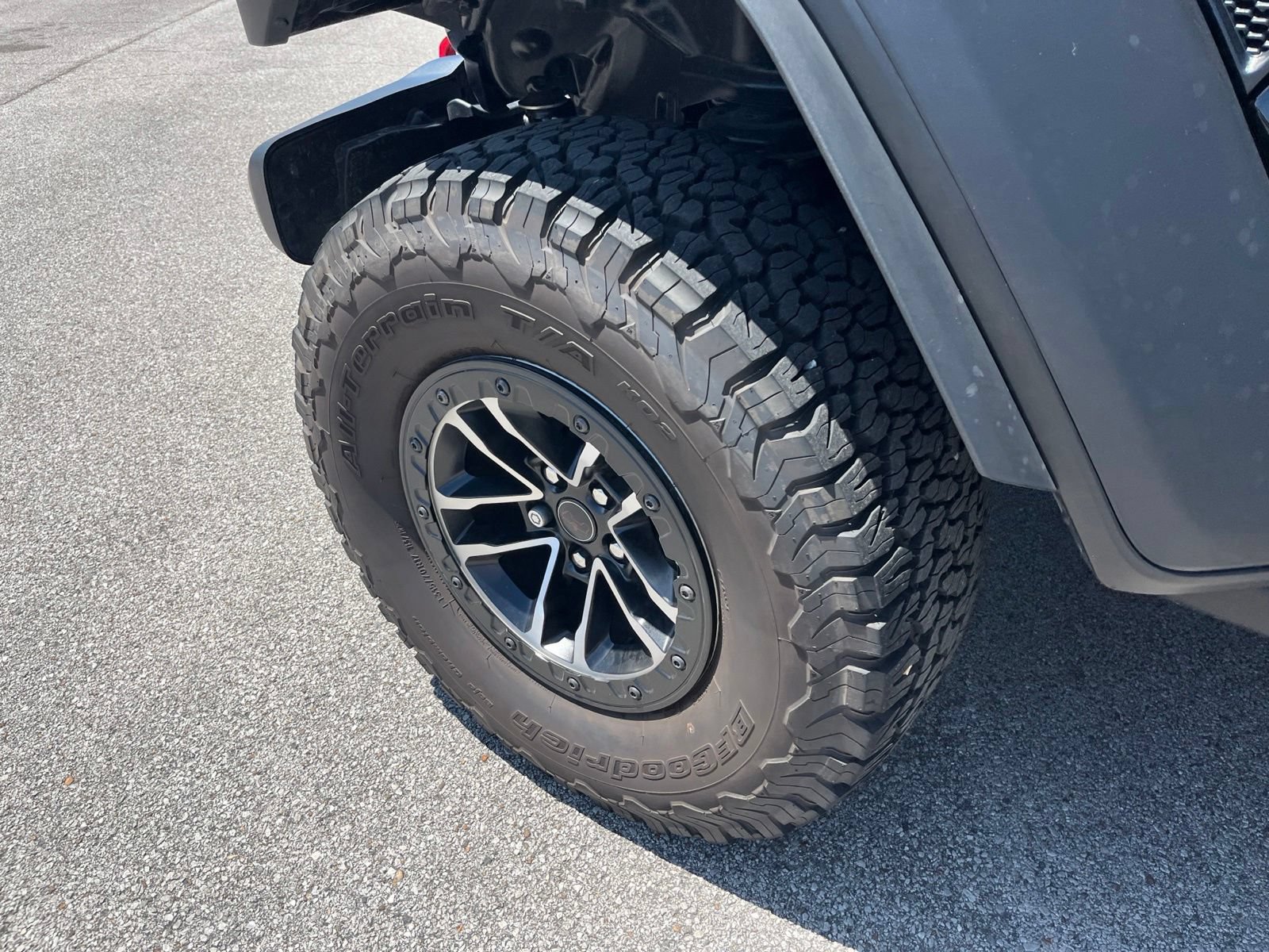Used 2024 Jeep Wrangler Unlimited Rubicon w/ XTREMEE 35" Tire Package AWD/4WD image 10
