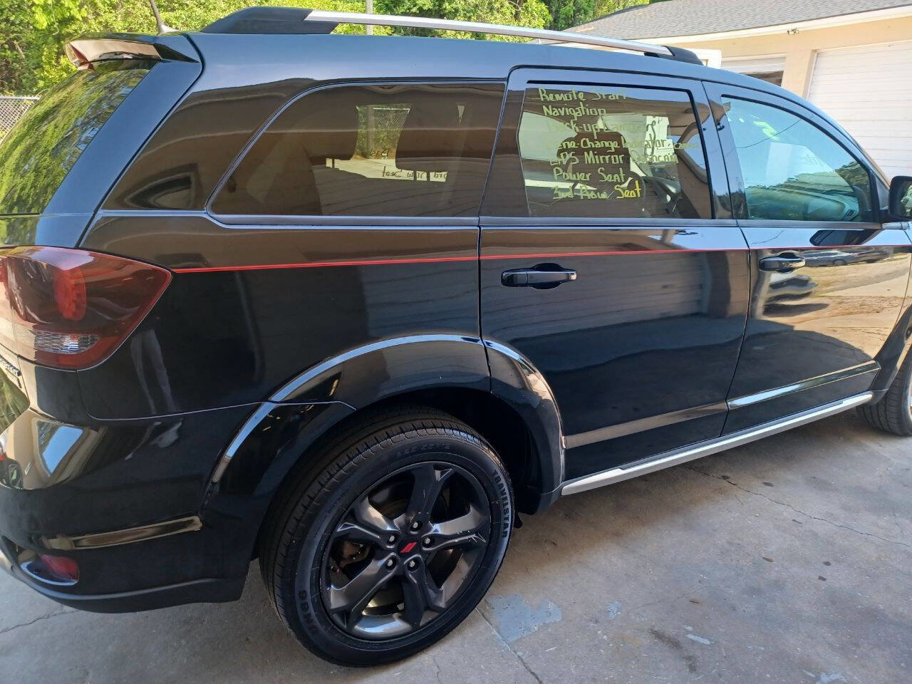 Used 2019 Dodge Journey Crossroad FWD image 2