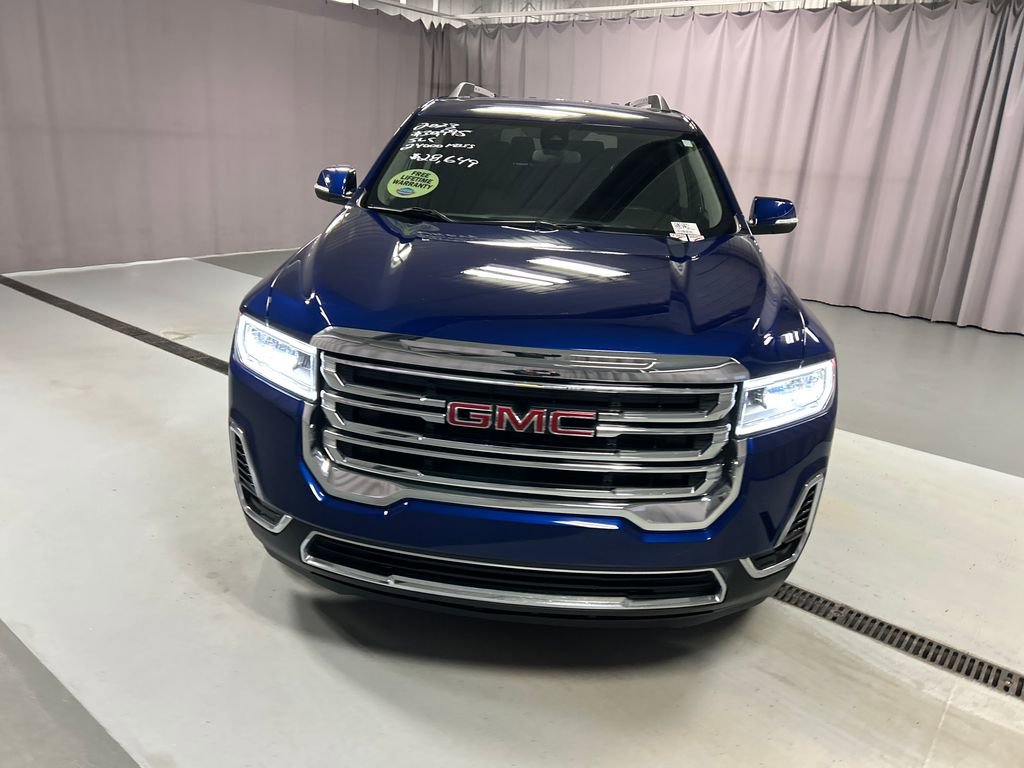 Used 2023 GMC Acadia SLE w/ Driver Convenience Package image 2
