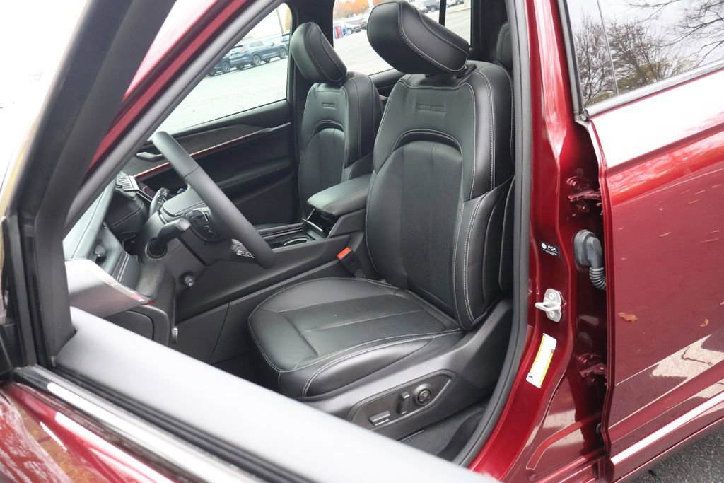 Used 2024 Jeep Grand Cherokee Overland image 28