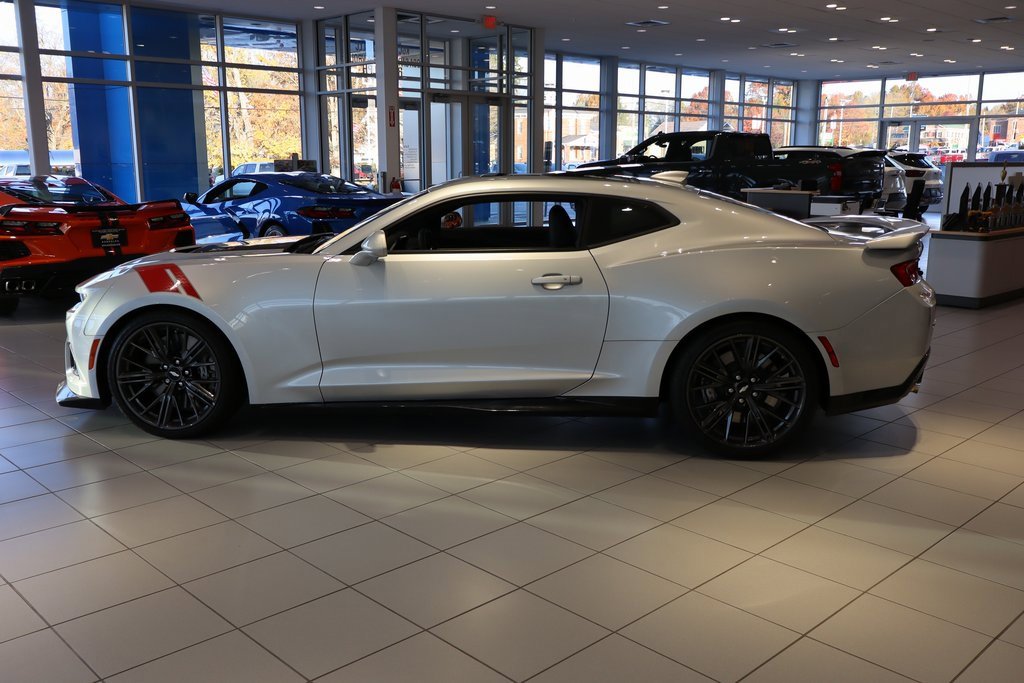 Used 2018 Chevrolet Camaro ZL1 image 22