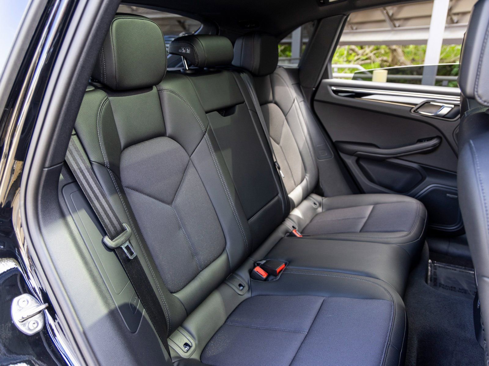 Certified 2025 Porsche Macan image 50