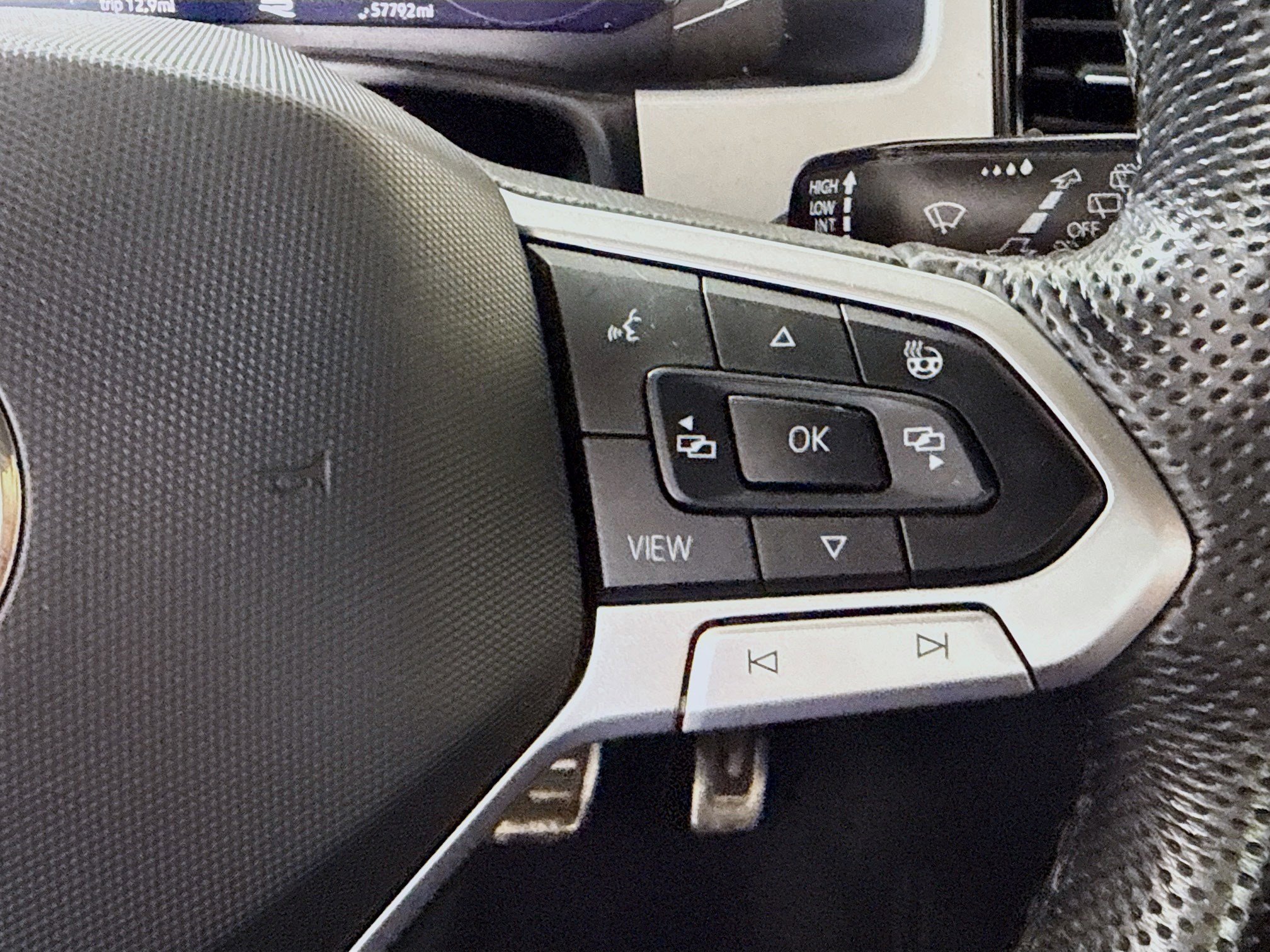 Used 2021 Volkswagen Atlas SEL Premium image 15