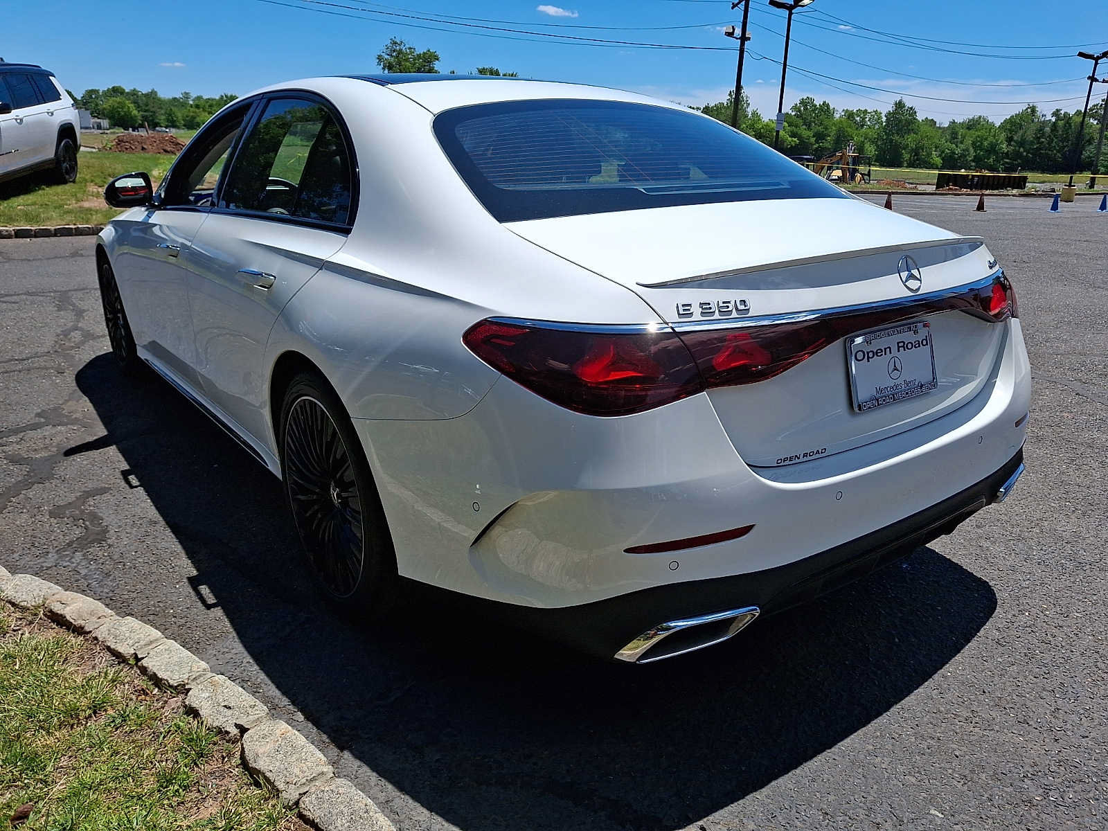 Used 2026 Mercedes-Benz E 350 4MATIC Sedan image 4