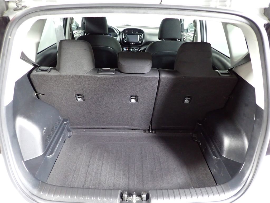 Used 2020 Kia Soul LX image 13