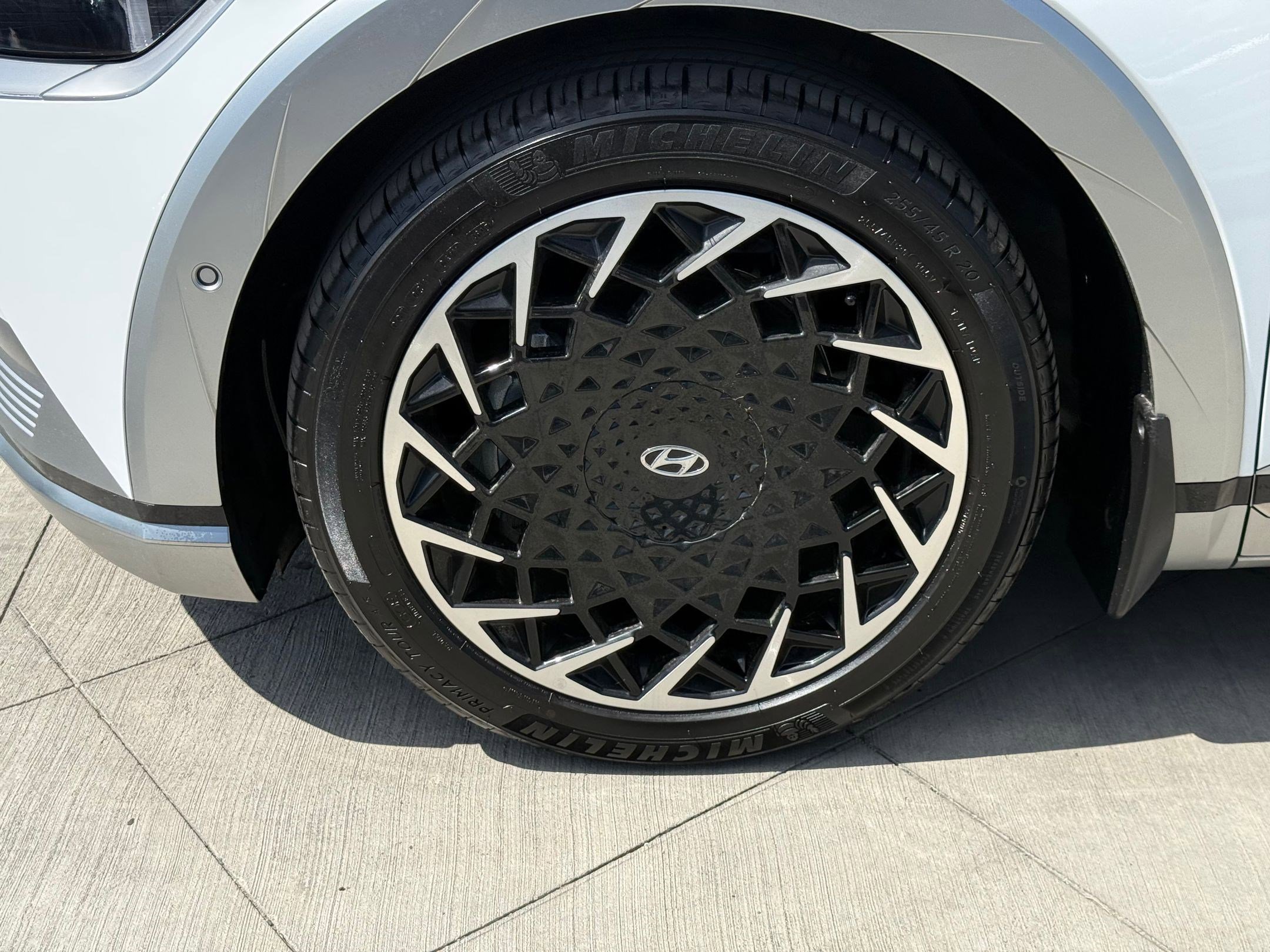 Certified 2024 Hyundai Ioniq 5 Limited AWD/4WD image 13