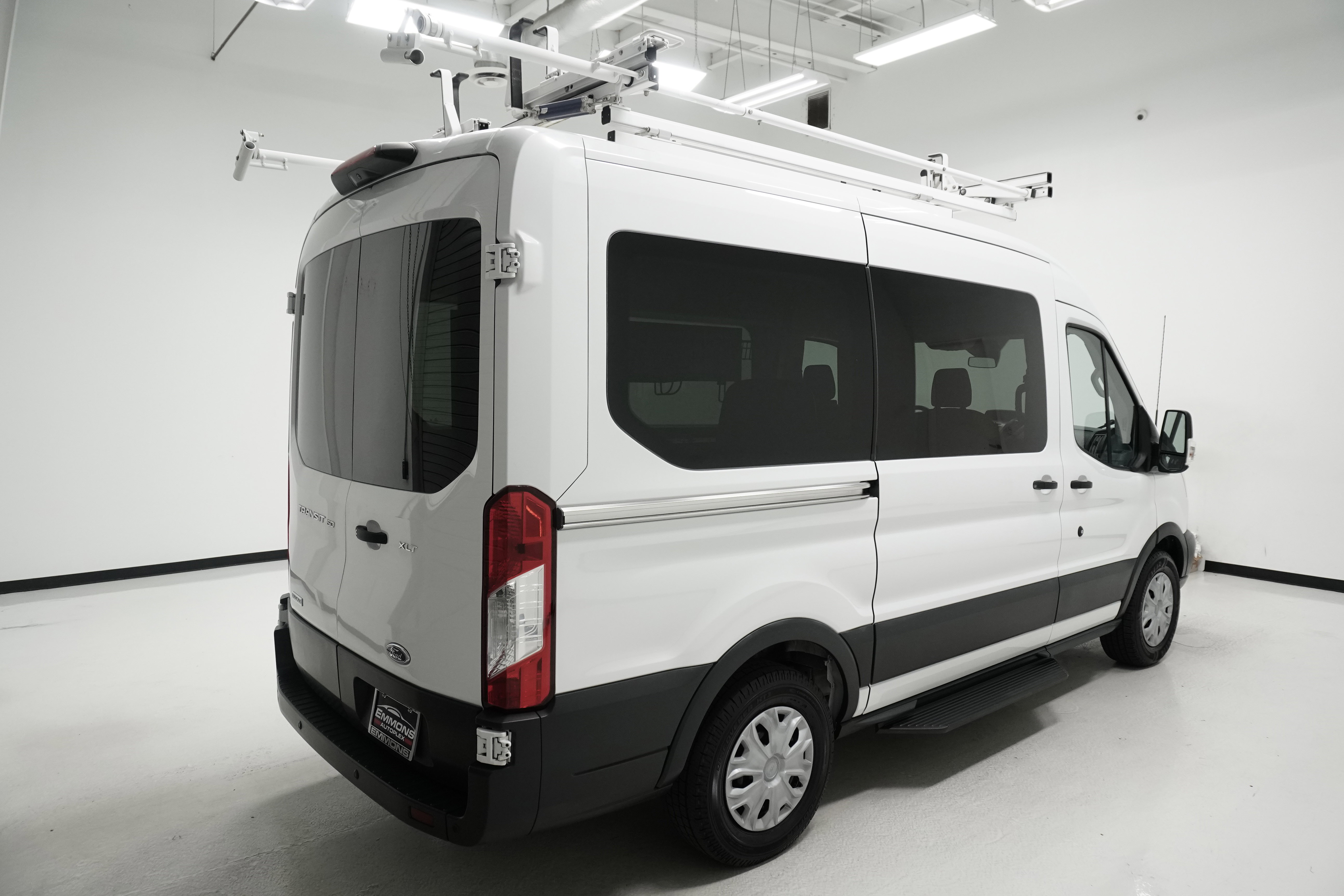 Used 2018 Ford Transit 150 XLT RWD image 3