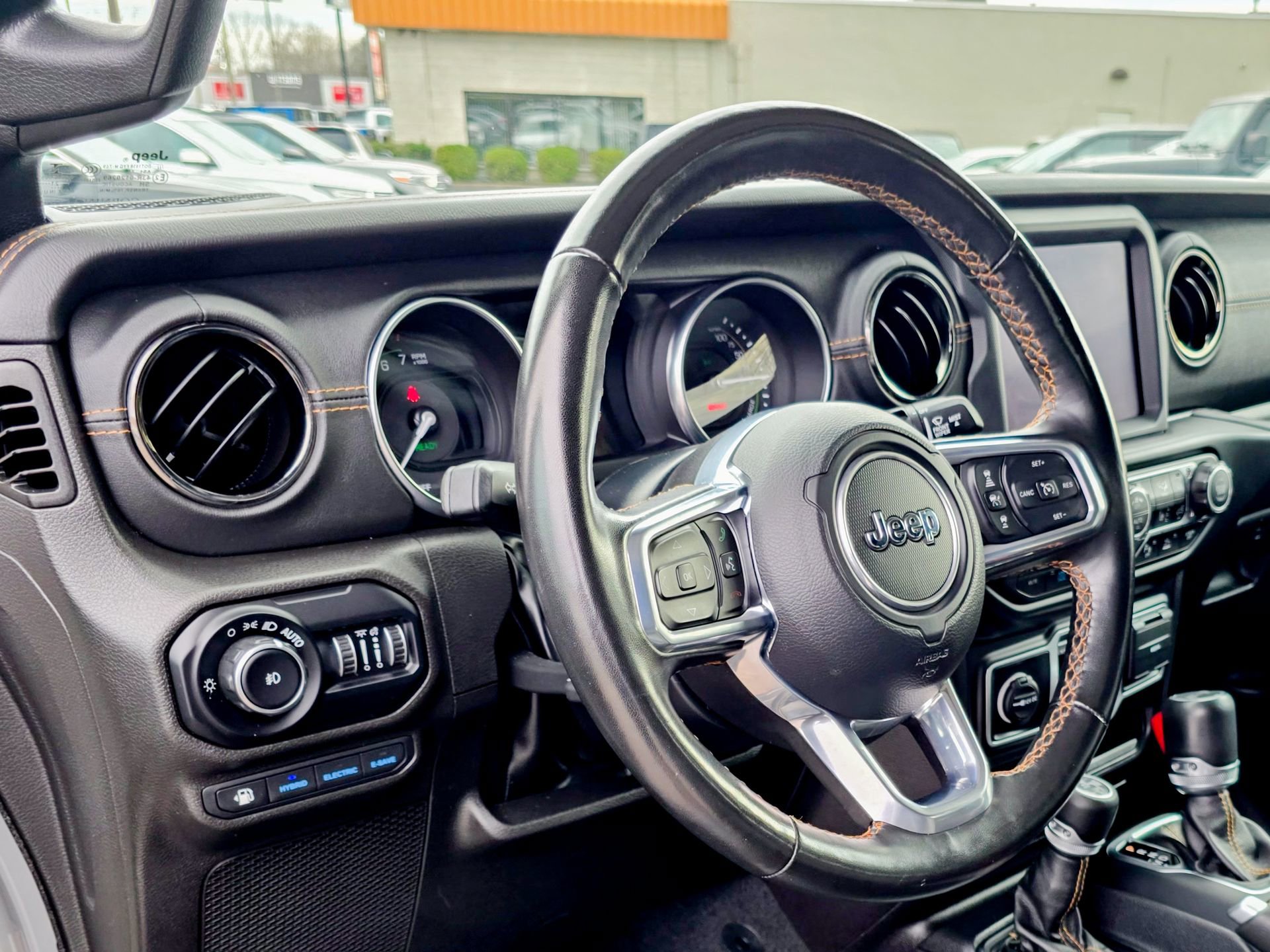 Used 2022 Jeep Wrangler Unlimited Sahara image 6