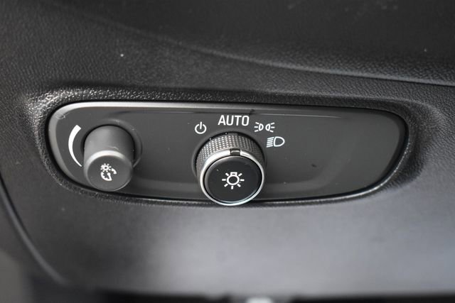 Certified 2018 Chevrolet Equinox LT FWD image 24