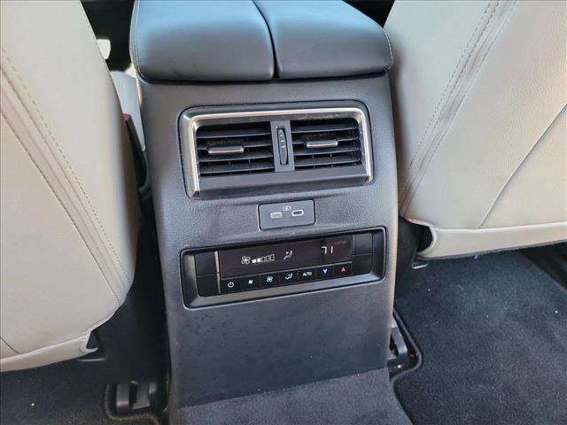 Used 2025 MAZDA CX-70 3.3 Turbo w/ Preferred Package AWD/4WD image 19