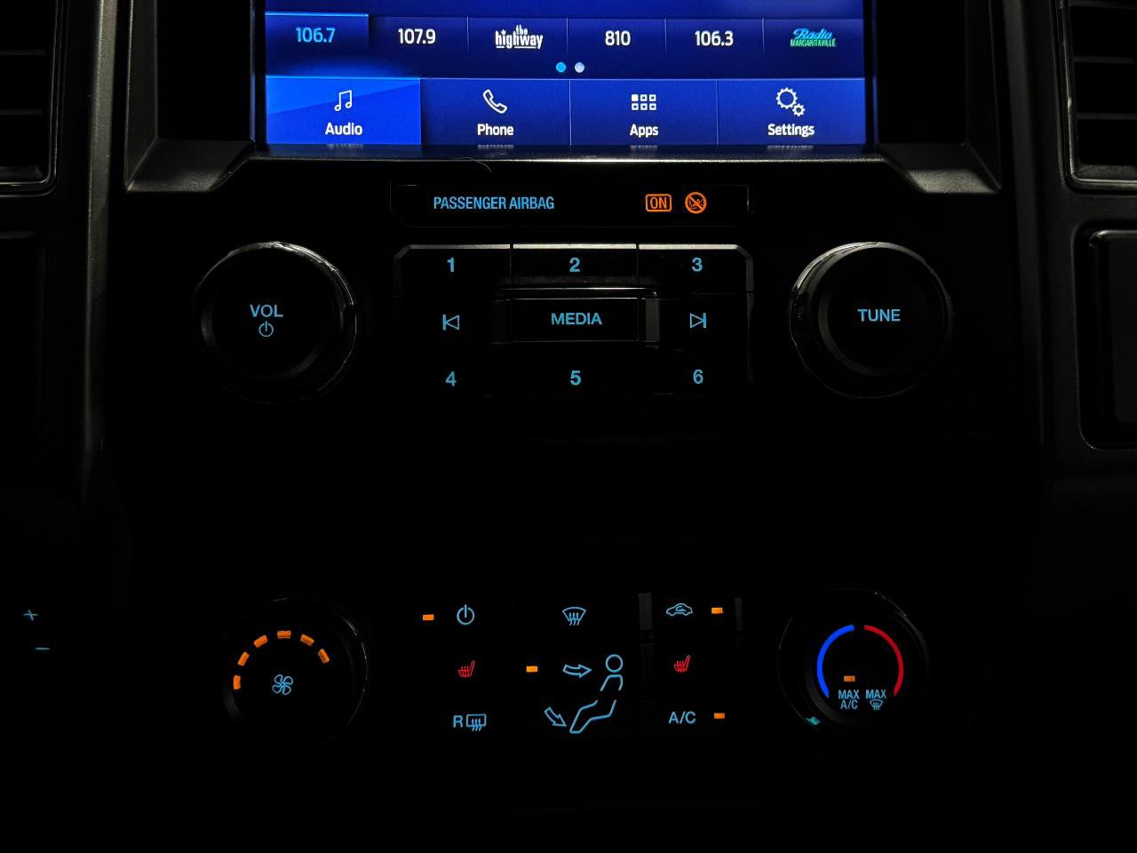 Used 2022 Ford F450 XLT w/ XLT Premium Package AWD/4WD image 8