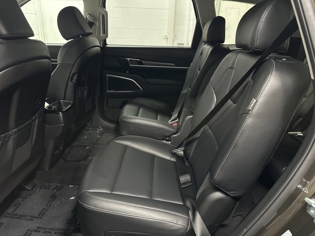 Used 2025 Kia Telluride S image 36