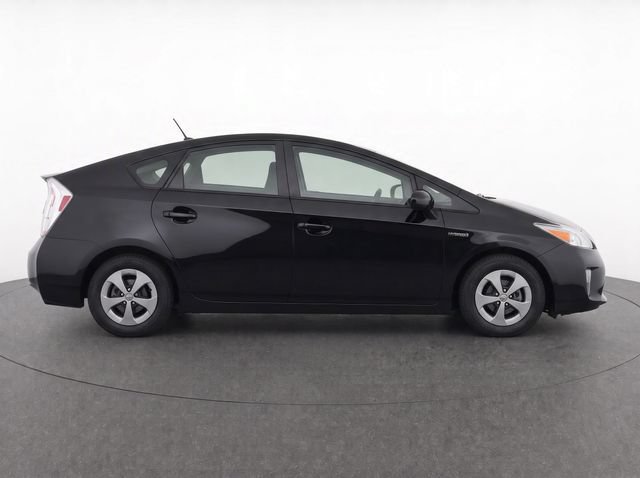 Used 2015 Toyota Prius Three w/ Preferred Accessory Package FWD image 2
