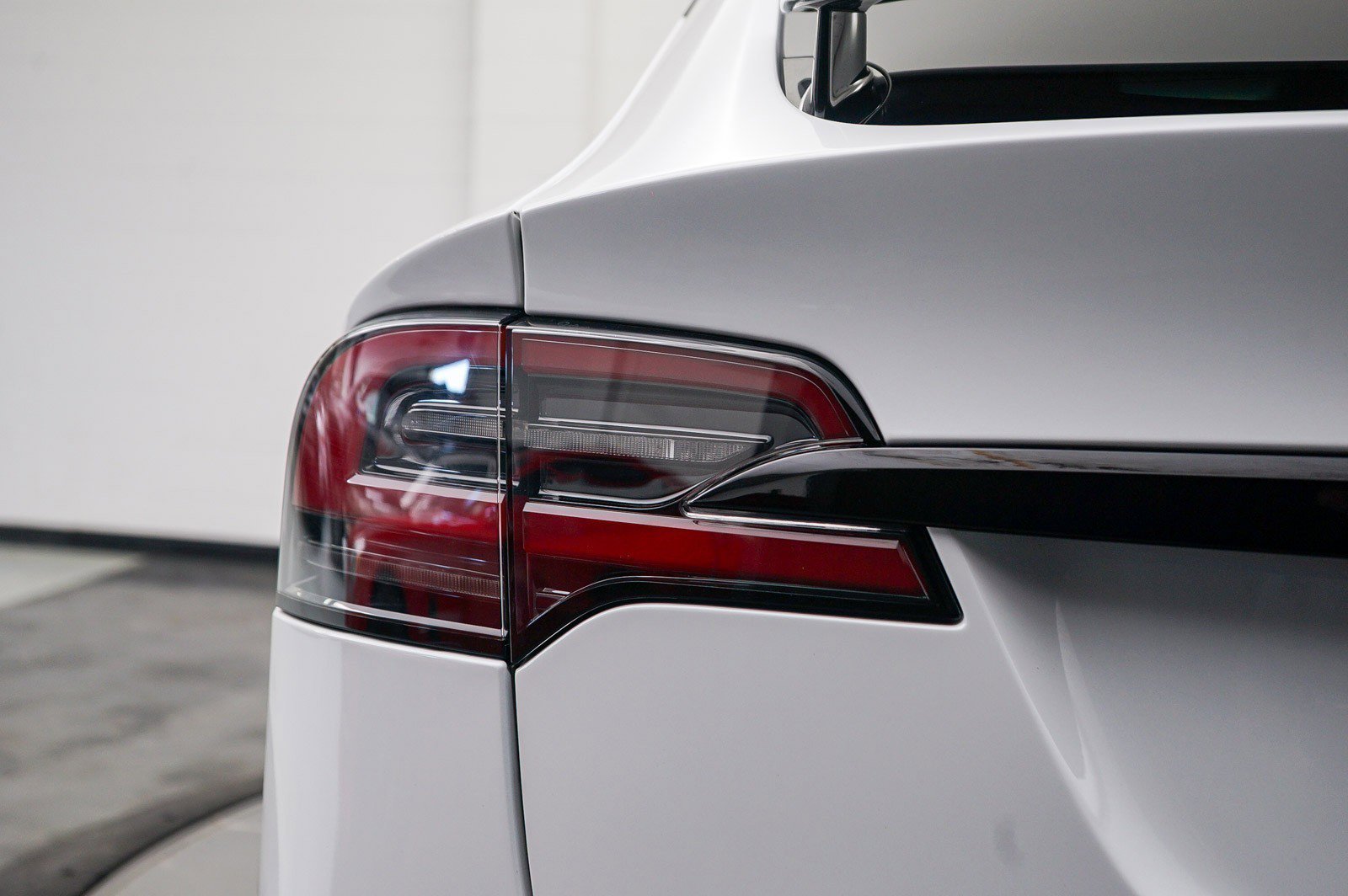 Used 2023 Tesla Model X Plaid image 15